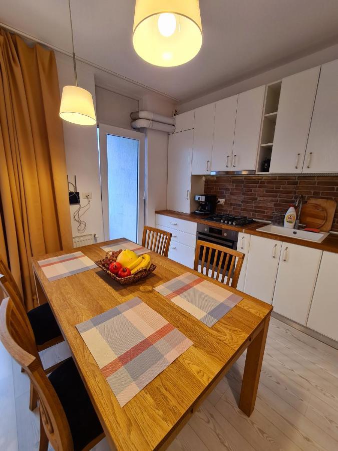 Central Apartament Urbana Арад Екстер'єр фото